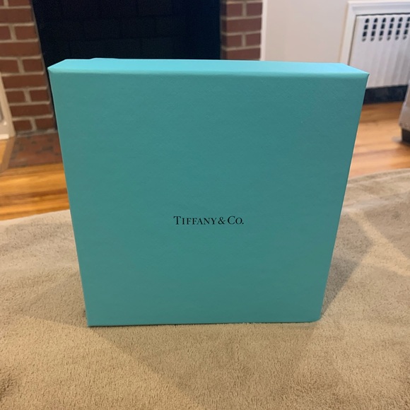 Tiffany Empty Gift Box - Picture 1 of 3
